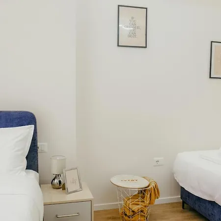 Apartman Lindi's 4/4 *
